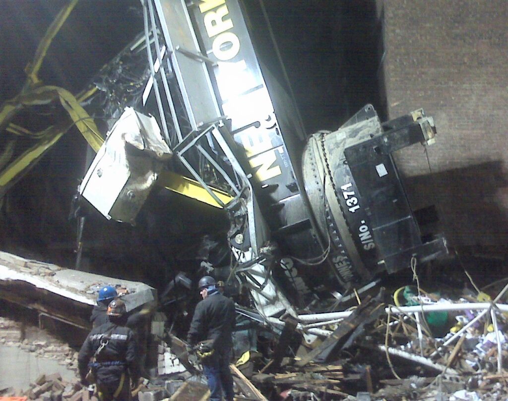 2008 East 51 St crane collapse- Turntable inverted